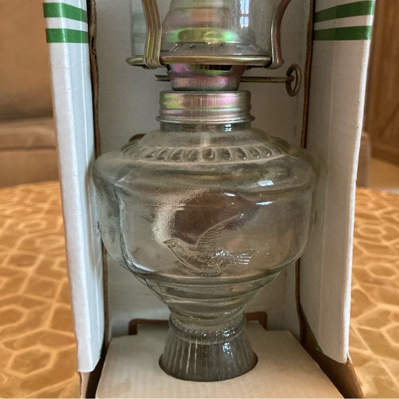 NEW!  Vintage Traditional Kerosene Oil Lamp - Picture 5 of 5